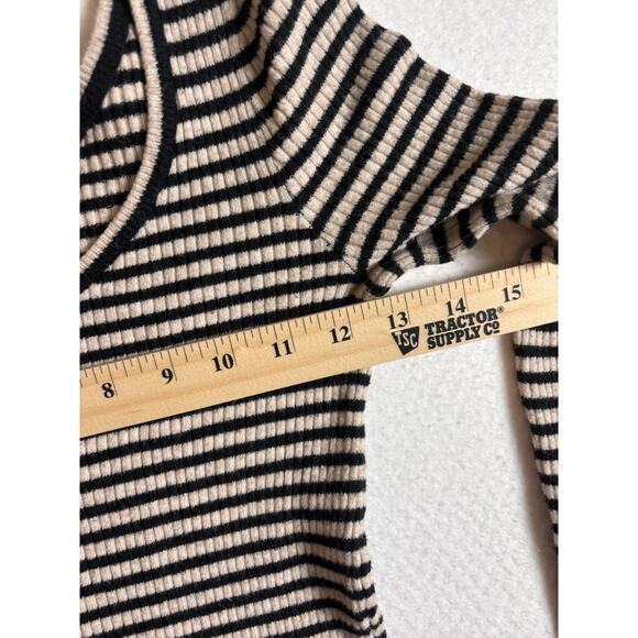 Universal Thread women's S t-shirt black & white stripe scop neck long sleeves - Picture 4 of 7